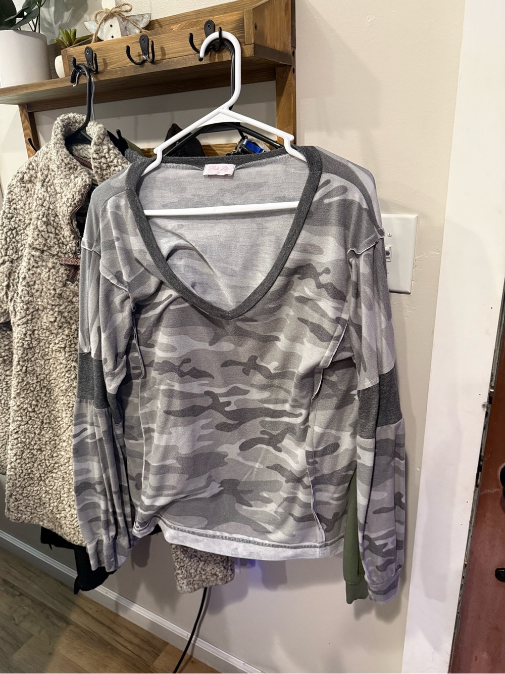 Women's Gray Camo V-Neck Long Sleeve Tee